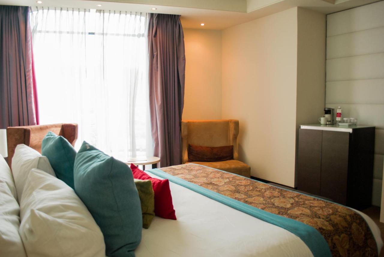 Hotel Hesperia Wtc Valencia Extérieur photo