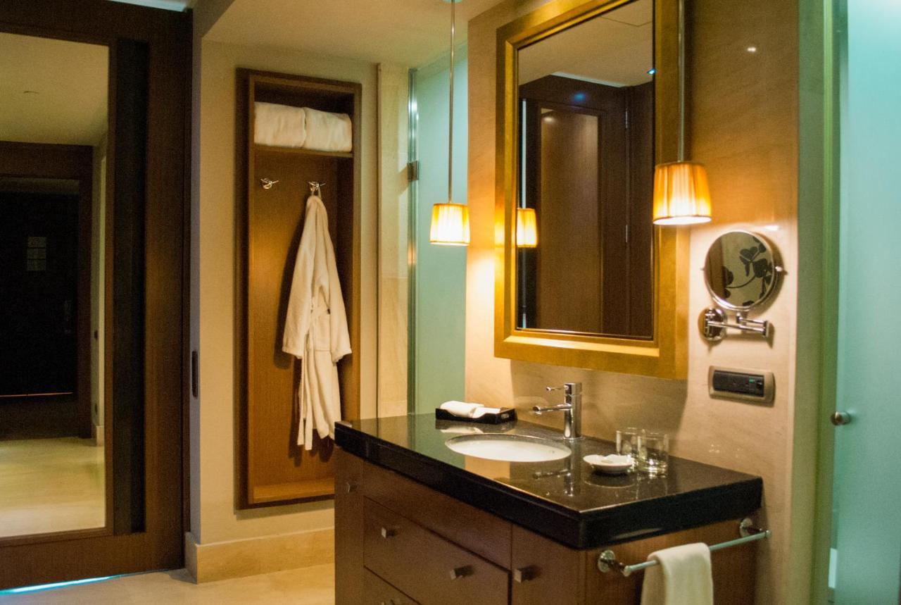 Hotel Hesperia Wtc Valencia Extérieur photo