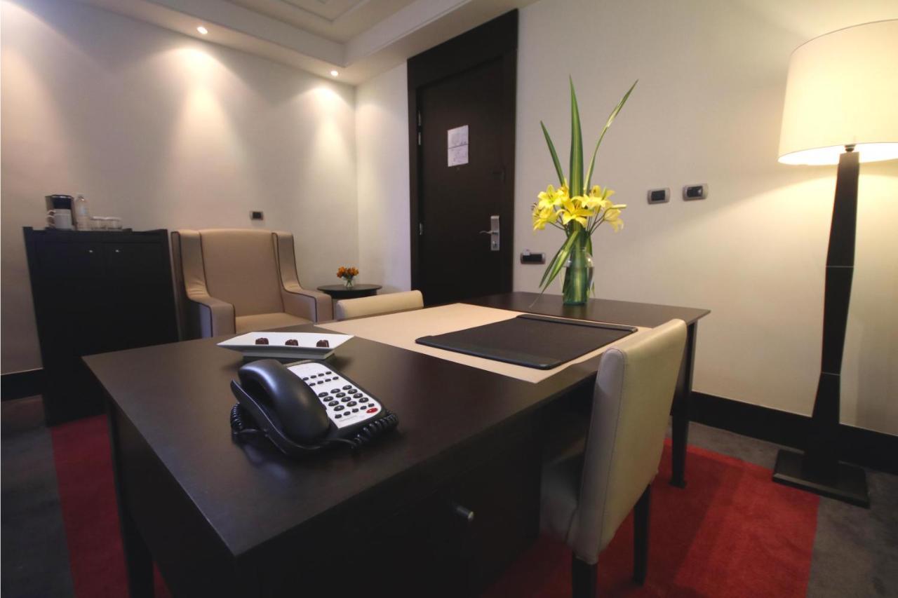 Hotel Hesperia Wtc Valencia Extérieur photo