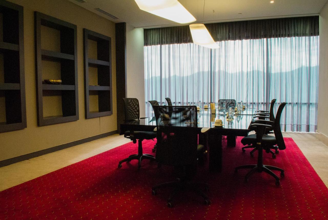 Hotel Hesperia Wtc Valencia Extérieur photo