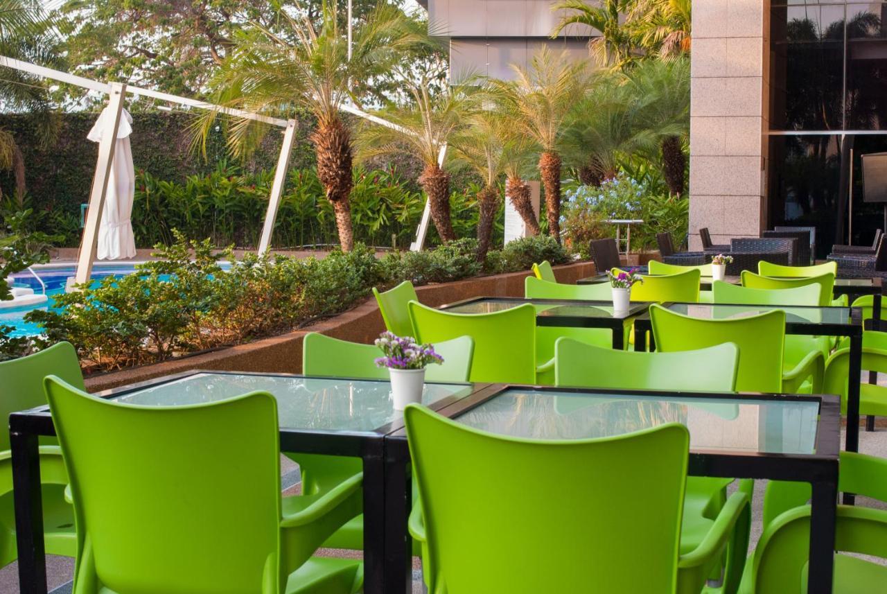Hotel Hesperia Wtc Valencia Extérieur photo