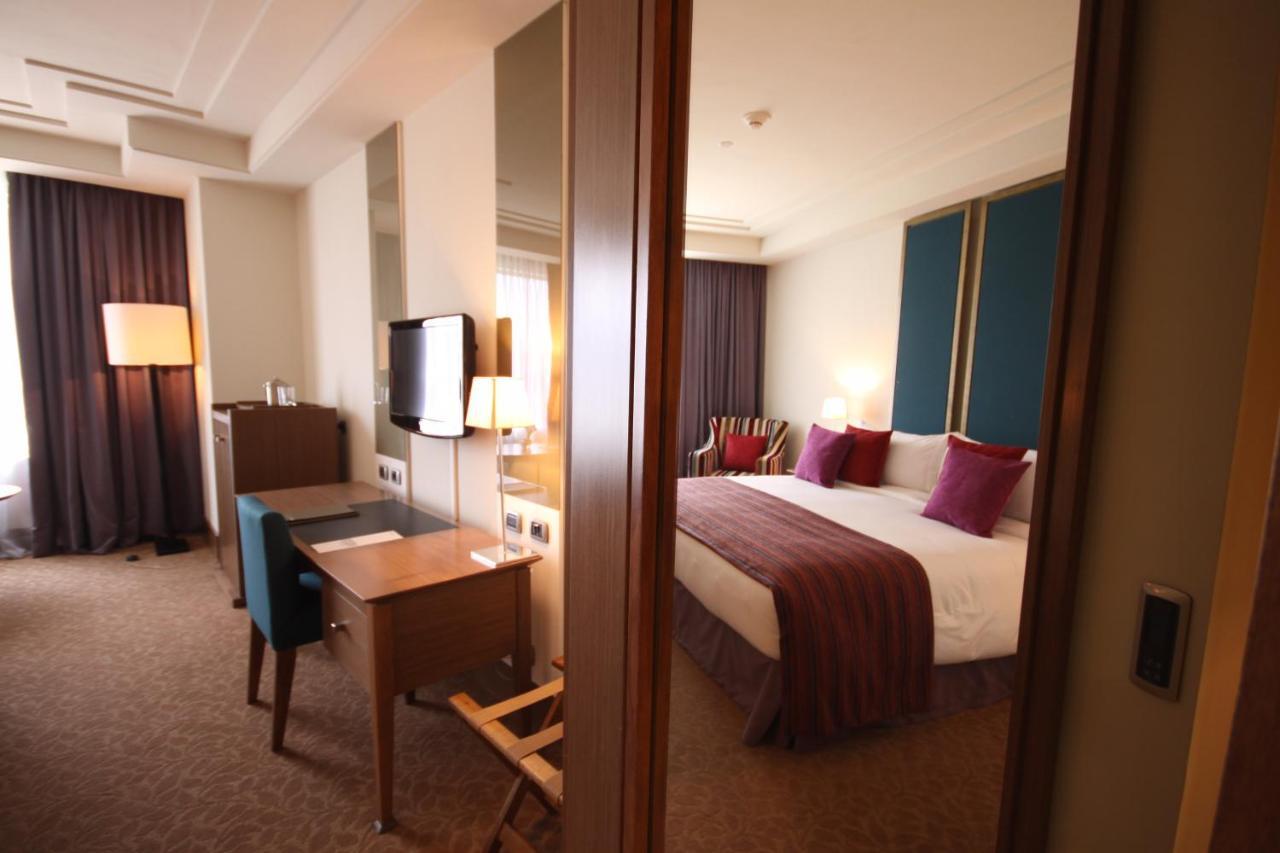 Hotel Hesperia Wtc Valencia Extérieur photo
